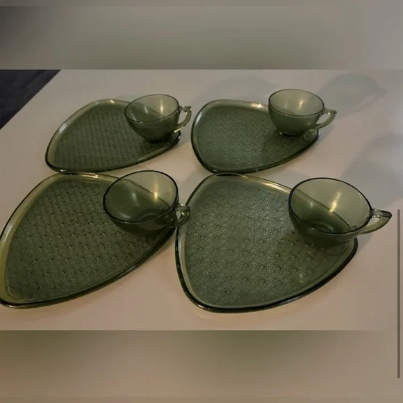 Antique (1960's) Indiana Glass Retro Style Serveware Set - Picture 7 of 8